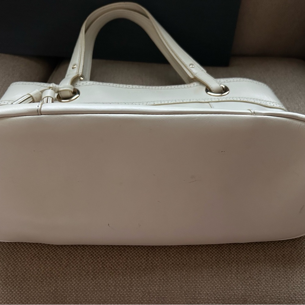 Kate Spade - medium sized cream colored leather satchel shoulder bag. - Picture 4 of 13